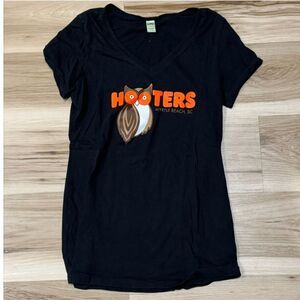Hooters Black V-Neck Women's Top